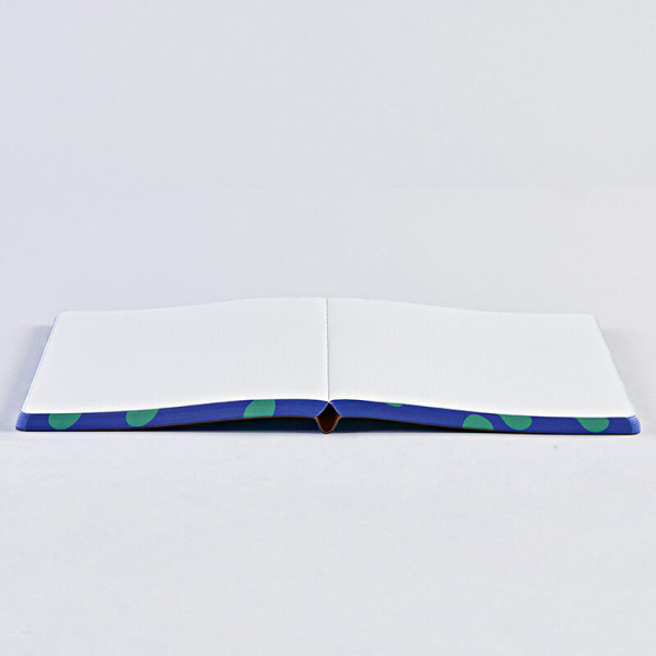 Nuuna, Notizbuch,Flex-Cover aus recyceltem Leder, Seiten Punktraster, Cry Cry Club, bedruckt blau-gruen, Rückseite, geöffnet